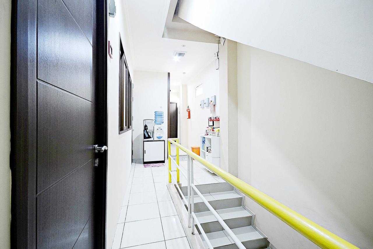 Zen Rooms Cideng Barat Jakarta Exterior foto