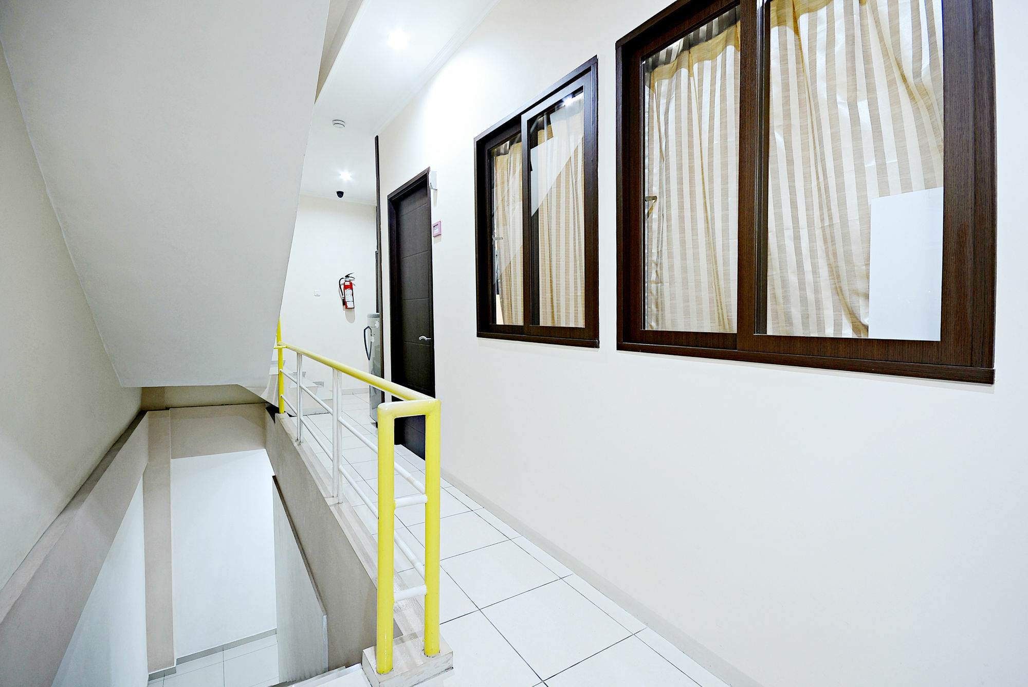 Zen Rooms Cideng Barat Jakarta Exterior foto