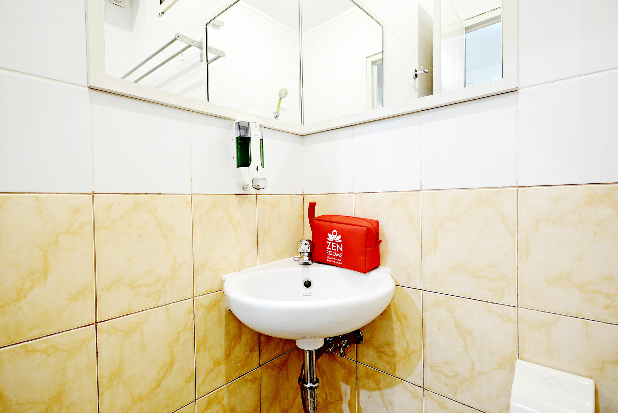 Zen Rooms Cideng Barat Jakarta Exterior foto